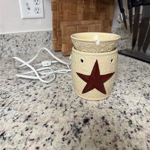 Cream Ceramic Warmer with Red Star by Scentsy